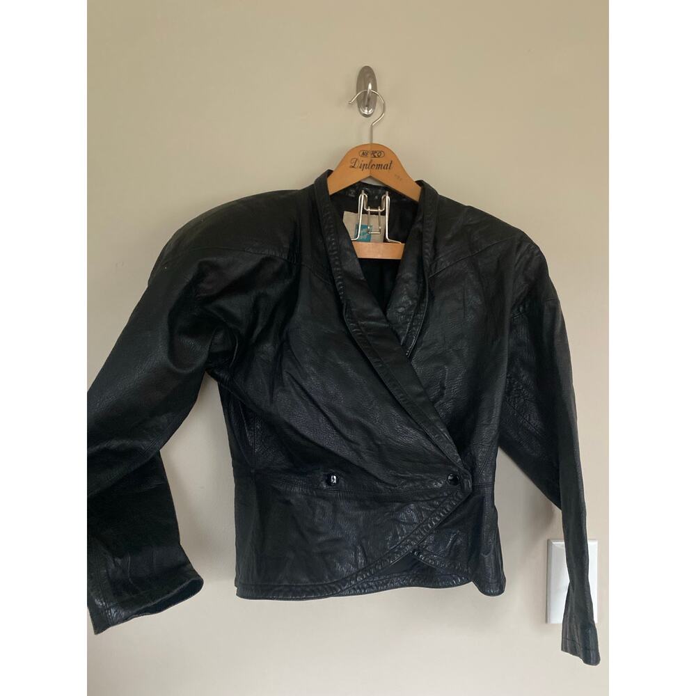 Awesome vintage Tannery West cropped leather jacket shoulder pads black sz small